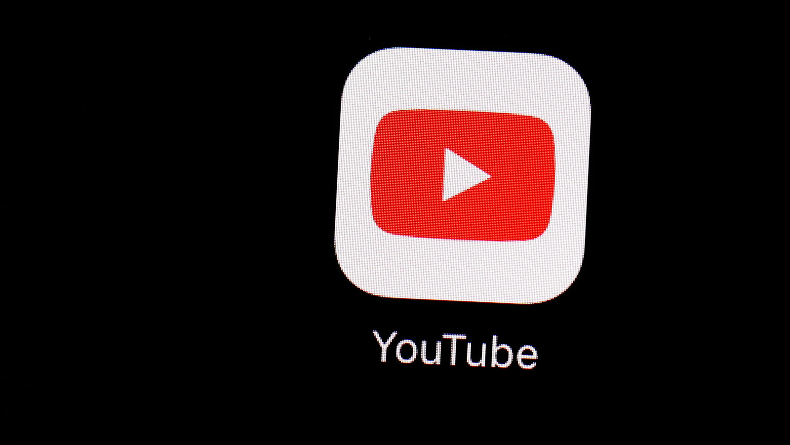 YouTube Ad-Split Mechanism Explained: How Does Airplay Affect Revenue?